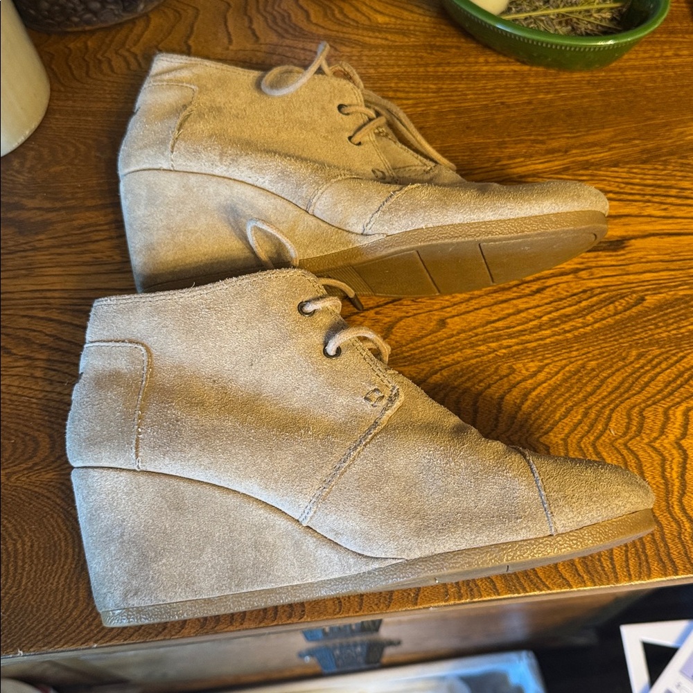 Toms Tan Suede Ankle Boots with Aztec design inside Boho Western vibe - Picture 8 of 8